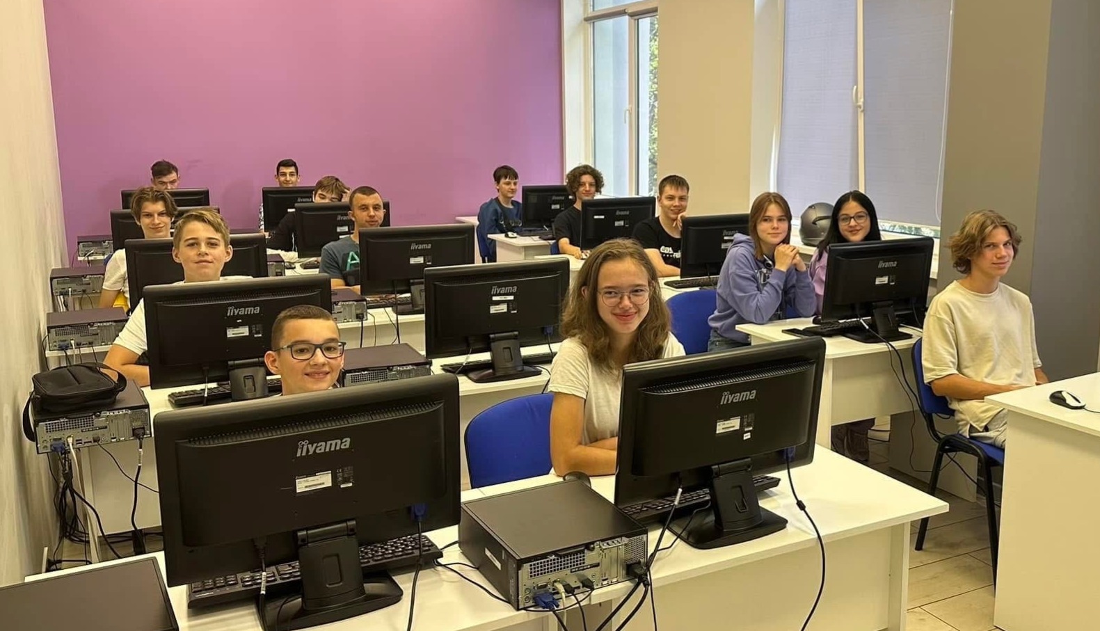 Піреус Банк став партнером курсу комп’ютерної грамотності для дітей від Благодійної школи «Розумне майбутнє»  зображення