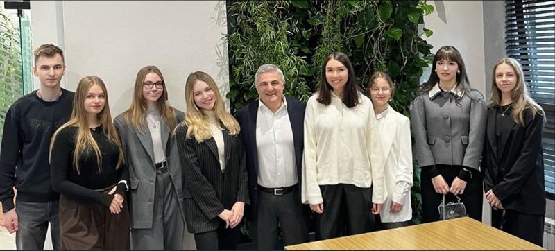 Piraeus Bank CEO Meets with Interns to Discuss Leadership and Career Growth зображення 1